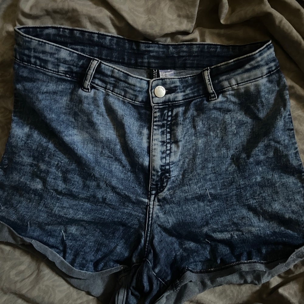 H&M short shorts